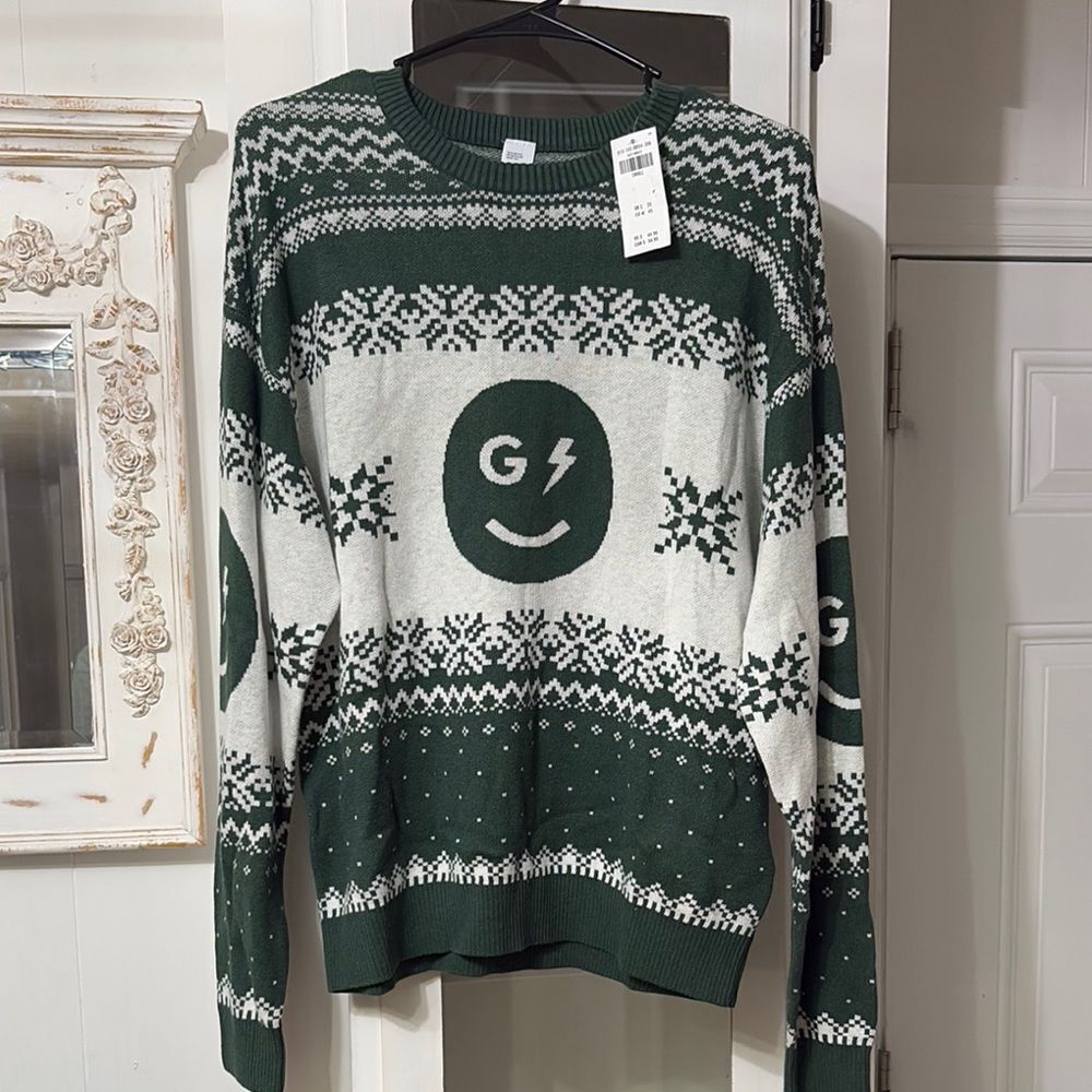 NWT Gilly Hicks Unisex Green and White Sweater size Small